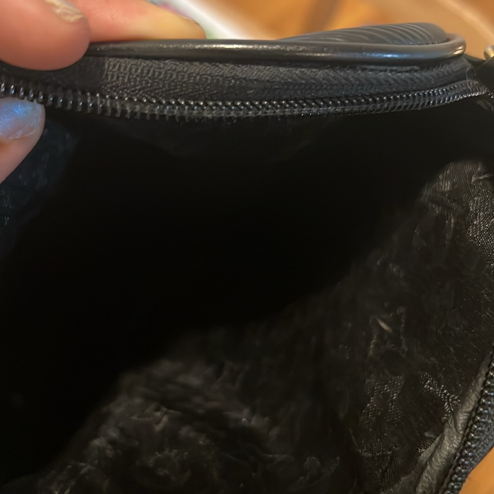 Just Bag. Has No Code Or Label Inside So Not Sure - image 4